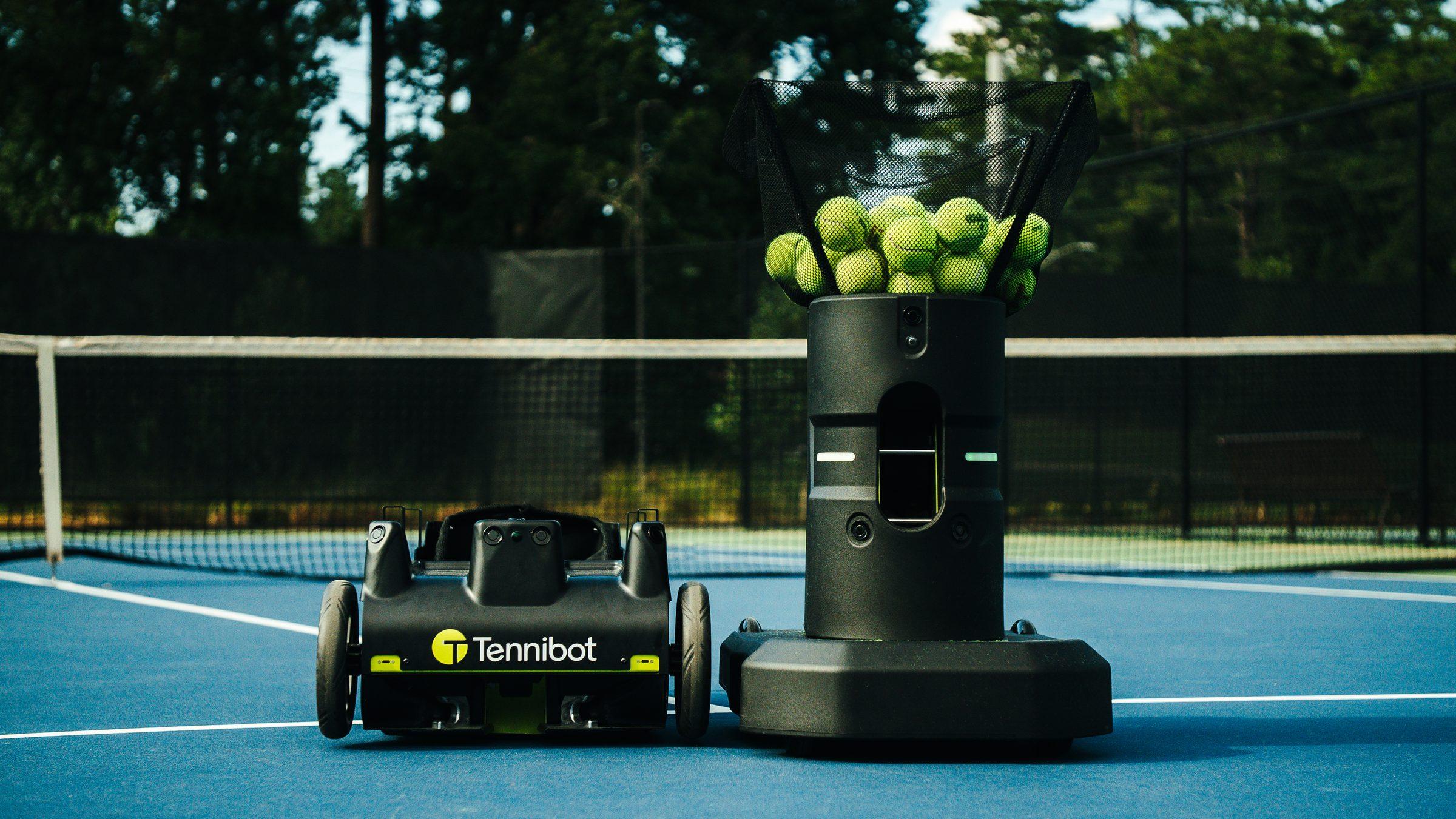 Tennibot Rover and Partner on court