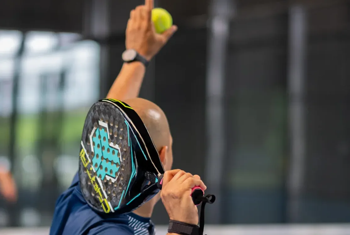 Padel ball machines and equipment for padel training