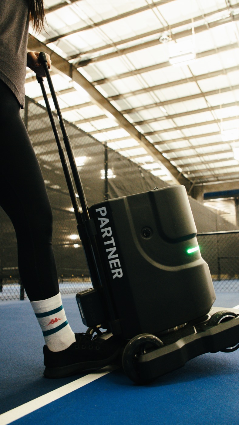 Tennibot Partner is lightweight and portable